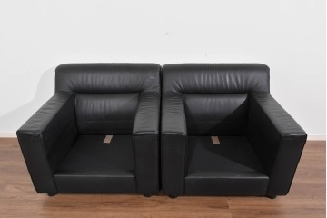 中古　コクヨ(KOKUYO)　ルクサリオ　本革+フェイクレザー　モダンデザインの1人掛けアームソファ2脚セット　定価(2脚合計)約35万円以上　(R-085674)