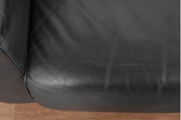 中古　コクヨ(KOKUYO)　ルクサリオ　本革+フェイクレザー　モダンデザインの1人掛けアームソファ2脚セット　定価(2脚合計)約35万円以上　(R-085674)