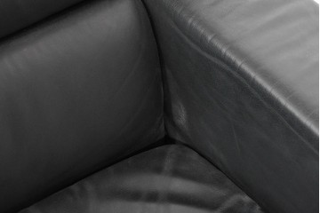 中古　コクヨ(KOKUYO)　ルクサリオ　本革+フェイクレザー　モダンデザインの1人掛けアームソファ2脚セット　定価(2脚合計)約35万円以上　(R-085674)