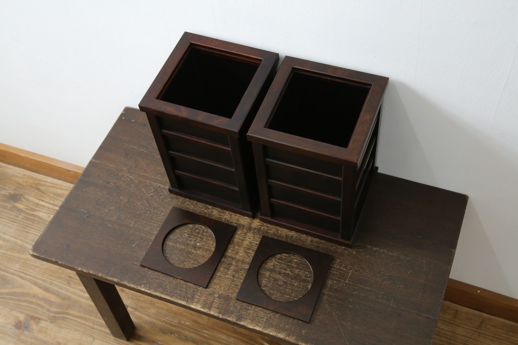 中古　希少な廃番品　北海道民芸家具　落ち着いた木肌と格子意匠が味わい深いゴミ箱2個セット　(R-085675)