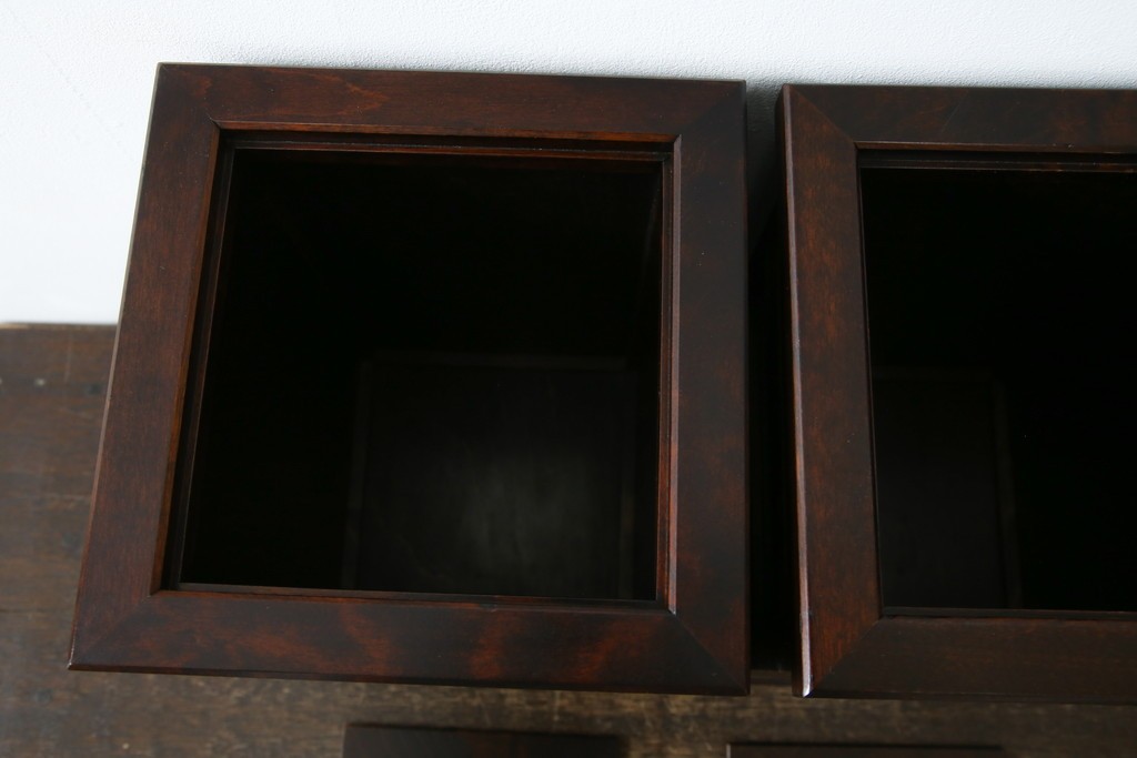 中古　希少な廃番品　北海道民芸家具　落ち着いた木肌と格子意匠が味わい深いゴミ箱2個セット　(R-085675)