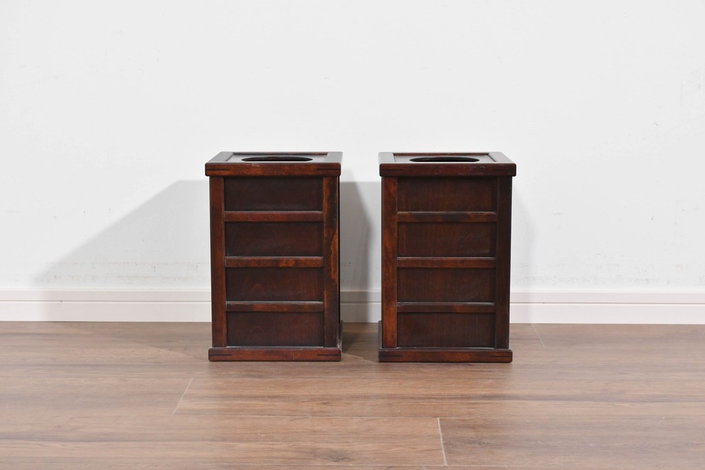 中古　希少な廃番品　北海道民芸家具　落ち着いた木肌と格子意匠が味わい深いゴミ箱2個セット　(R-085675)