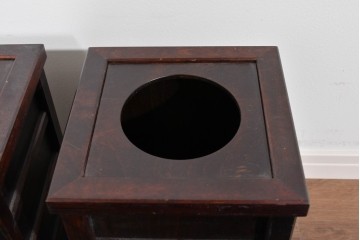 中古　希少な廃番品　北海道民芸家具　落ち着いた木肌と格子意匠が味わい深いゴミ箱2個セット　(R-085675)