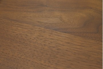 中古　美品　シラカワ(Shirakawa)　ブラックウォールナット材　穏やかな木目の半円形プラッツテーブル　定価約25万円　(R-085676)