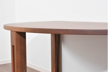 中古　美品　シラカワ(Shirakawa)　ブラックウォールナット材　穏やかな木目の半円形プラッツテーブル　定価約25万円　(R-085676)