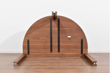 中古　美品　シラカワ(Shirakawa)　ブラックウォールナット材　穏やかな木目の半円形プラッツテーブル　定価約25万円　(R-085676)