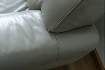 中古　美品　IDC大塚家具　L/S STYLISH-37(エルエススタイリッシュ37)　本革の上質な風合いが魅力のカウチソファ　定価約43万円　(R-085679)