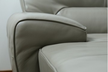 中古　美品　IDC大塚家具　L/S STYLISH-37(エルエススタイリッシュ37)　本革の上質な風合いが魅力のカウチソファ　定価約43万円　(R-085679)