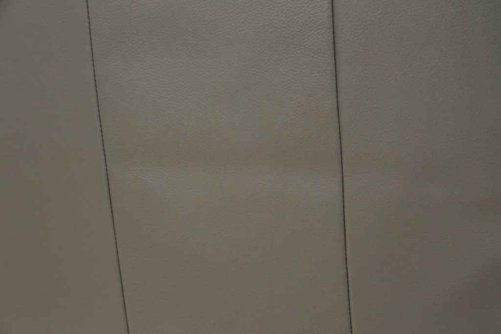 中古　美品　IDC大塚家具　L/S STYLISH-37(エルエススタイリッシュ37)　本革の上質な風合いが魅力のカウチソファ　定価約43万円　(R-085679)