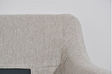 中古　美品　展示品　IDC大塚家具　コンパクトなサイズ感が嬉しいCAS-Dラブソファ　定価約13万円相当　(R-085680)