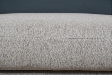 中古　美品　展示品　IDC大塚家具　コンパクトなサイズ感が嬉しいCAS-Dラブソファ　定価約13万円相当　(R-085680)