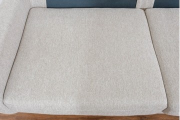 中古　美品　展示品　IDC大塚家具　コンパクトなサイズ感が嬉しいCAS-Dラブソファ　定価約13万円相当　(R-085680)