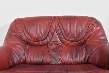 中古　オランダ輸入家具　オーク材の重厚なフレームと本革シートの質感が魅力の2人掛けソファ　定価約30万円相当　(R-085682)