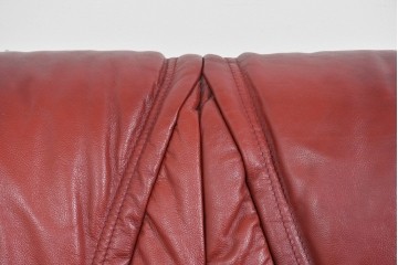 中古　オランダ輸入家具　オーク材の重厚なフレームと本革シートの質感が魅力の2人掛けソファ　定価約30万円相当　(R-085682)