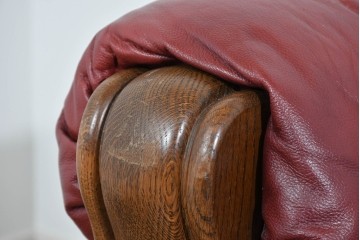 中古　オランダ輸入家具　オーク材の重厚なフレームと本革シートの質感が魅力の2人掛けソファ　定価約30万円相当　(R-085682)