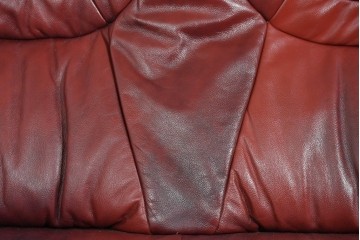 中古　オランダ輸入家具　オーク材の重厚なフレームと本革シートの質感が魅力の2人掛けソファ　定価約30万円相当　(R-085682)