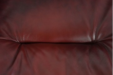 中古　オランダ輸入家具　オーク材の重厚なフレームと本革シートの質感が魅力の2人掛けソファ　定価約30万円相当　(R-085682)