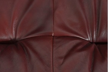 中古　オランダ輸入家具　オーク材の重厚なフレームと本革シートの質感が魅力の2人掛けソファ　定価約30万円相当　(R-085682)