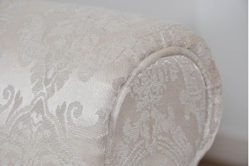 中古　超美品　特注品　国産職人手作り　某上場企業会長邸放出品　光沢のある織模様生地が上品なドレクセル風の一人掛けソファ2脚　製作費(1脚)約50万円　(R-085684)