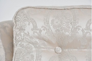 中古　超美品　特注品　国産職人手作り　某上場企業会長邸放出品　光沢のある織模様生地が上品なドレクセル風の一人掛けソファ2脚　製作費(1脚)約50万円　(R-085684)