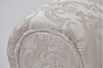 中古　超美品　特注品　国産職人手作り　某上場企業会長邸放出品　光沢のある織模様生地が上品なドレクセル風の一人掛けソファ2脚　製作費(1脚)約50万円　(R-085684)