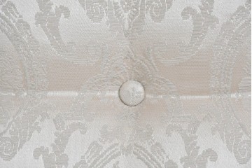 中古　超美品　特注品　国産職人手作り　某上場企業会長邸放出品　光沢のある織模様生地が上品なドレクセル風の一人掛けソファ2脚　製作費(1脚)約50万円　(R-085684)