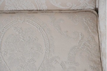 中古　超美品　特注品　国産職人手作り　某上場企業会長邸放出品　光沢のある織模様生地が上品なドレクセル風の一人掛けソファ2脚　製作費(1脚)約50万円　(R-085684)