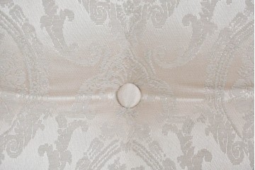 中古　超美品　特注品　国産職人手作り　某上場企業会長邸放出品　光沢のある織模様生地が上品なドレクセル風の一人掛けソファ2脚　製作費(1脚)約50万円　(R-085684)