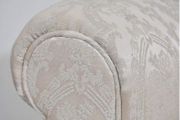 中古　超美品　特注品　国産職人手作り　某上場企業会長邸放出品　光沢のある織模様生地が上品なドレクセル風の一人掛けソファ2脚　製作費(1脚)約50万円　(R-085684)