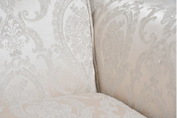 中古　超美品　特注品　国産職人手作り　某上場企業会長邸放出品　光沢のある織模様生地が上品なドレクセル風の一人掛けソファ2脚　製作費(1脚)約50万円　(R-085684)