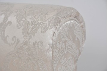 中古　超美品　特注品　国産職人手作り　某上場企業会長邸放出品　光沢のある織模様生地が上品なドレクセル風の一人掛けソファ2脚　製作費(1脚)約50万円　(R-085684)