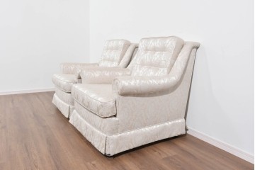 中古　超美品　特注品　国産職人手作り　某上場企業会長邸放出品　優雅な織り模様が映えるドレクセル風の一人掛けソファ2脚　製作費(1脚)約50万円　(R-085685)