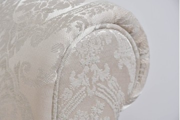 中古　超美品　特注品　国産職人手作り　某上場企業会長邸放出品　優雅な織り模様が映えるドレクセル風の一人掛けソファ2脚　製作費(1脚)約50万円　(R-085685)