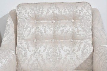 中古　超美品　特注品　国産職人手作り　某上場企業会長邸放出品　優雅な織り模様が映えるドレクセル風の一人掛けソファ2脚　製作費(1脚)約50万円　(R-085685)