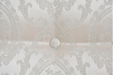 中古　超美品　特注品　国産職人手作り　某上場企業会長邸放出品　優雅な織り模様が映えるドレクセル風の一人掛けソファ2脚　製作費(1脚)約50万円　(R-085685)