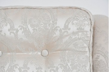 中古　超美品　特注品　国産職人手作り　某上場企業会長邸放出品　優雅な織り模様が映えるドレクセル風の一人掛けソファ2脚　製作費(1脚)約50万円　(R-085685)