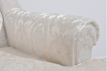 中古　超美品　特注品　国産職人手作り　某上場企業会長邸放出品　優雅な織り模様が映えるドレクセル風の一人掛けソファ2脚　製作費(1脚)約50万円　(R-085685)