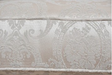 中古　超美品　特注品　国産職人手作り　某上場企業会長邸放出品　優雅な織り模様が映えるドレクセル風の一人掛けソファ2脚　製作費(1脚)約50万円　(R-085685)