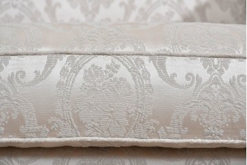 中古　超美品　特注品　国産職人手作り　某上場企業会長邸放出品　優雅な織り模様が映えるドレクセル風の一人掛けソファ2脚　製作費(1脚)約50万円　(R-085685)