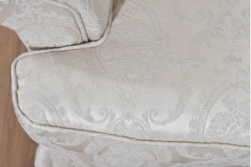 中古　超美品　特注品　国産職人手作り　某上場企業会長邸放出品　優雅な織り模様が映えるドレクセル風の一人掛けソファ2脚　製作費(1脚)約50万円　(R-085685)