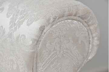 中古　超美品　特注品　国産職人手作り　某上場企業会長邸放出品　上品な織模様生地のドレクセル風の一人掛けソファ2脚　製作費(1脚)約50万円　(R-085686)