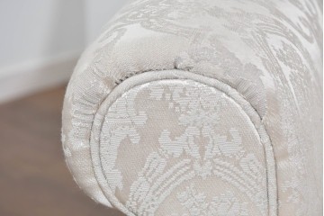 中古　超美品　特注品　国産職人手作り　某上場企業会長邸放出品　上品な織模様生地のドレクセル風の一人掛けソファ2脚　製作費(1脚)約50万円　(R-085686)