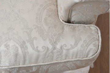 中古　超美品　特注品　国産職人手作り　某上場企業会長邸放出品　上品な織模様生地のドレクセル風の一人掛けソファ2脚　製作費(1脚)約50万円　(R-085686)