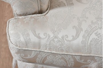 中古　超美品　特注品　国産職人手作り　某上場企業会長邸放出品　上品な織模様生地のドレクセル風の一人掛けソファ2脚　製作費(1脚)約50万円　(R-085686)