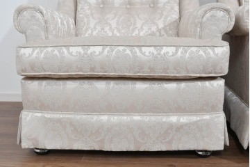 中古　超美品　特注品　国産職人手作り　某上場企業会長邸放出品　上品な織模様生地のドレクセル風の一人掛けソファ2脚　製作費(1脚)約50万円　(R-085686)