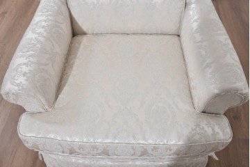 中古　超美品　特注品　国産職人手作り　某上場企業会長邸放出品　上品な織模様生地のドレクセル風の一人掛けソファ2脚　製作費(1脚)約50万円　(R-085686)