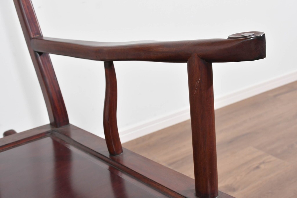 アジアンヴィンテージ　希少デザイン　花梨(カリン)材　螺鈿象嵌が美しい唐木のロッキングチェア　(R-085687)