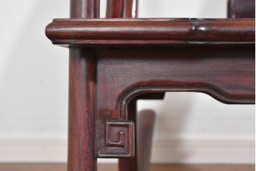 アジアンヴィンテージ　希少デザイン　花梨(カリン)材　螺鈿象嵌が美しい唐木のロッキングチェア　(R-085687)