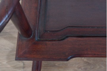 アジアンヴィンテージ　希少デザイン　花梨(カリン)材　螺鈿象嵌が美しい唐木のロッキングチェア　(R-085687)