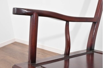 アジアンヴィンテージ　希少デザイン　花梨(カリン)材　螺鈿象嵌が美しい唐木のロッキングチェア　(R-085687)